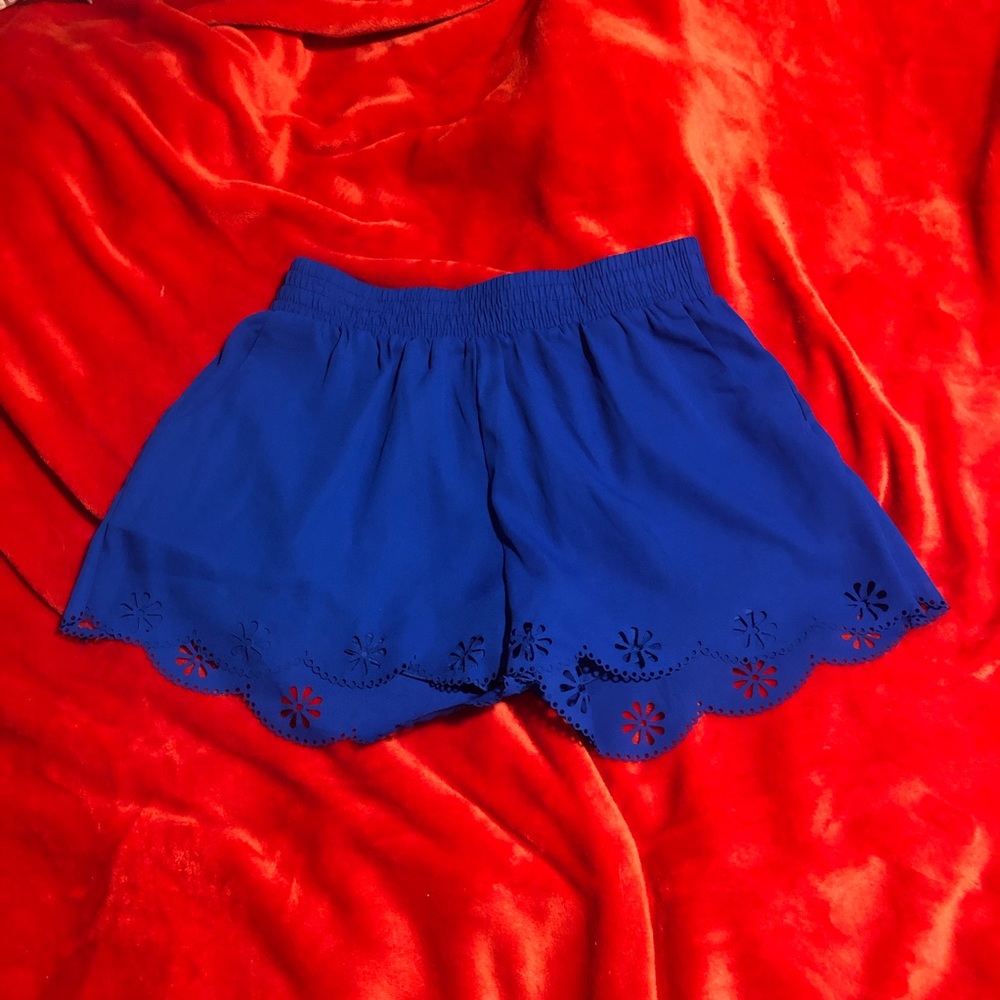 Blu Pepper flowy polyester shorts.